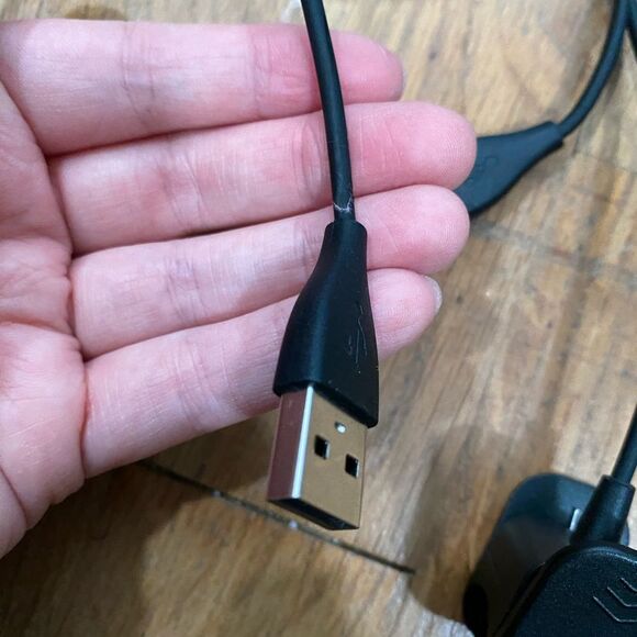 2 Official Fitbit "Charge" Charging Cables USB Clip-On Style - Picture 5 of 5